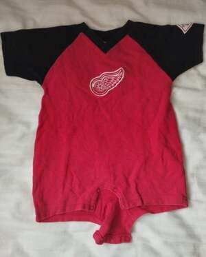 Vintage NHL Detroit Red Wings Baby Romper Onesie Size 24 Months